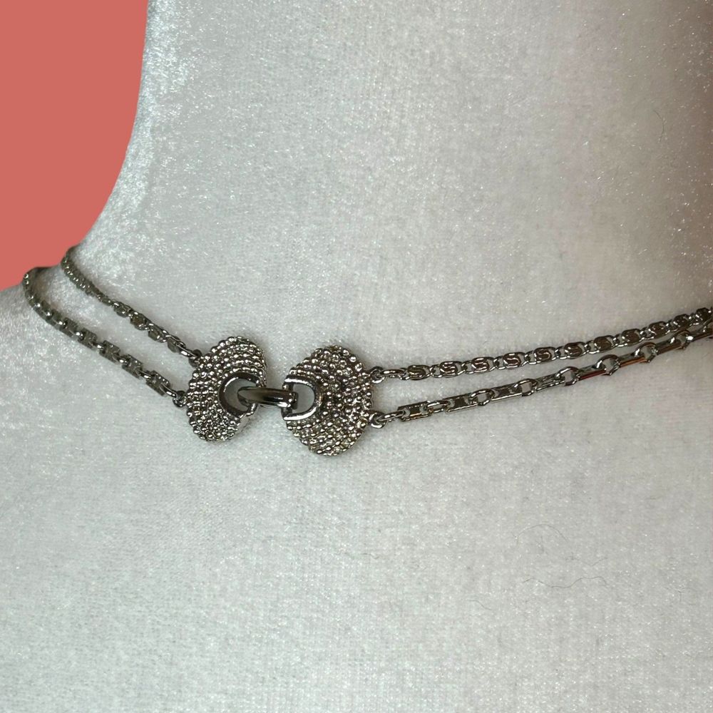 🐚 DOUBLE STRAND SILVER TONE VINTAGE CHAIN NECKLACE W/ SEASHELL CLASP 18" 20" - Picture 6 of 7